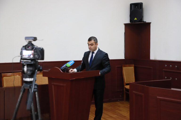 За год в столице расторгли 8 247 браков